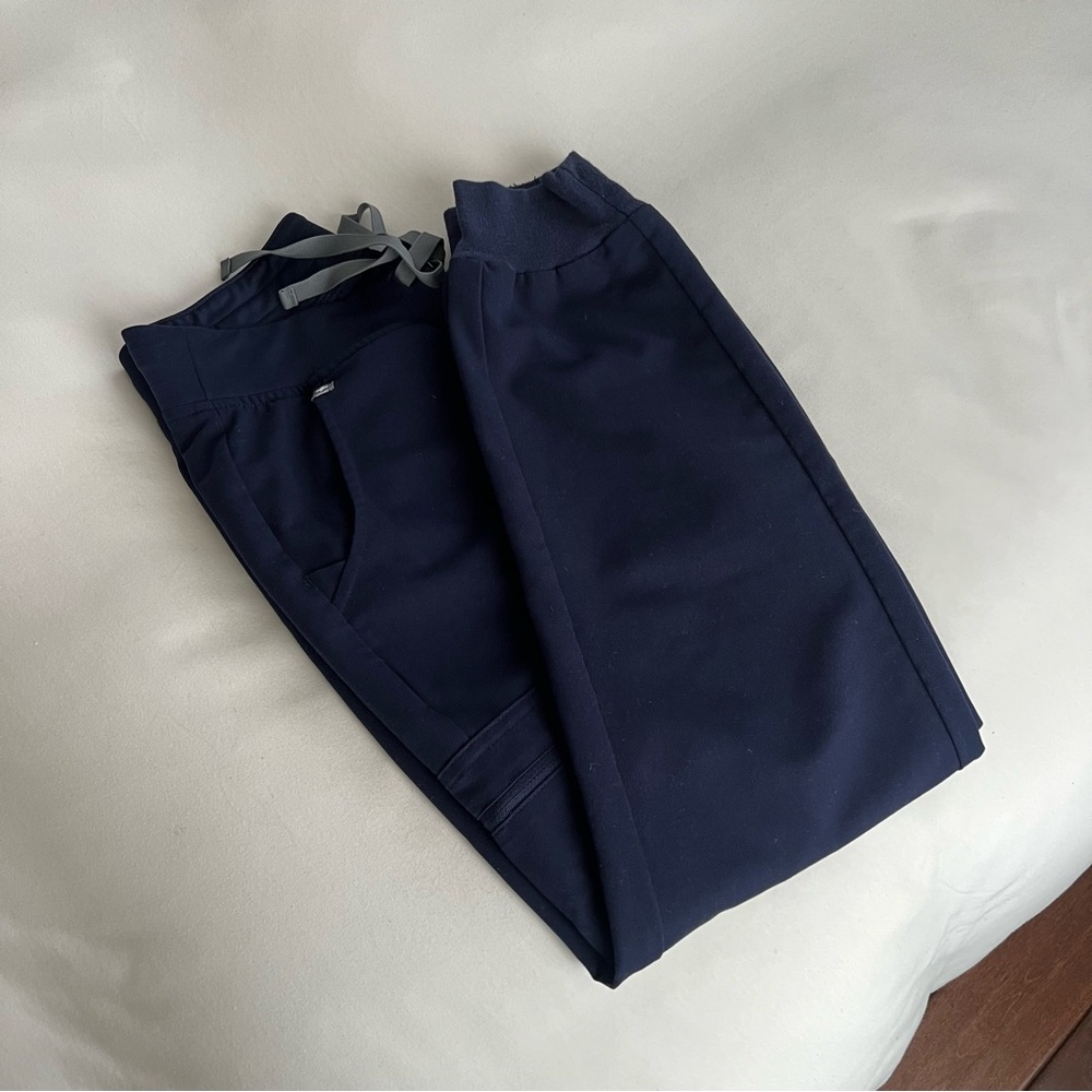 Figs Navy Zamora Jogger Scrubs